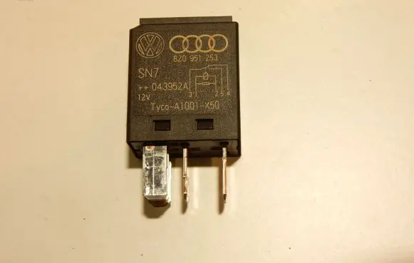 Audi A6 S6 C6 4F Other relay 8D0951253 51247