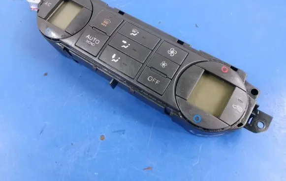 Ford Focus C-MAX Climate control unit 6N4T18C612AC