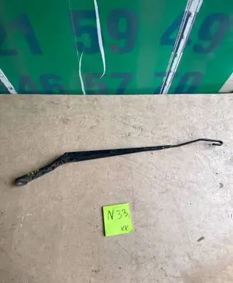 Nissan Almera Tino Front wiper blade arm
