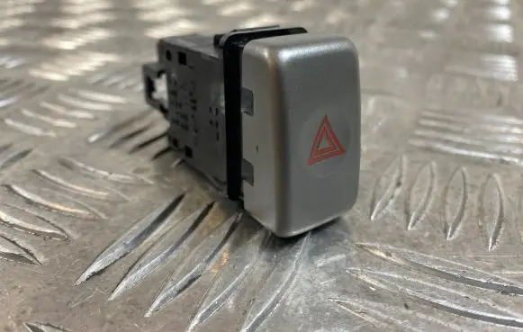 Subaru Forester SG Hazard light switch 06016