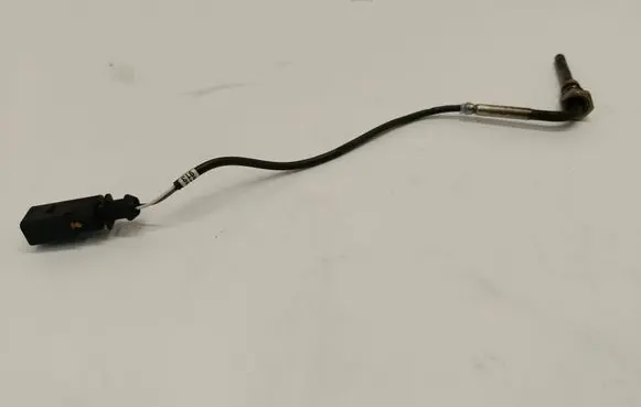 Volkswagen Touareg II Exhaust gas temperature sensor 059906088BF