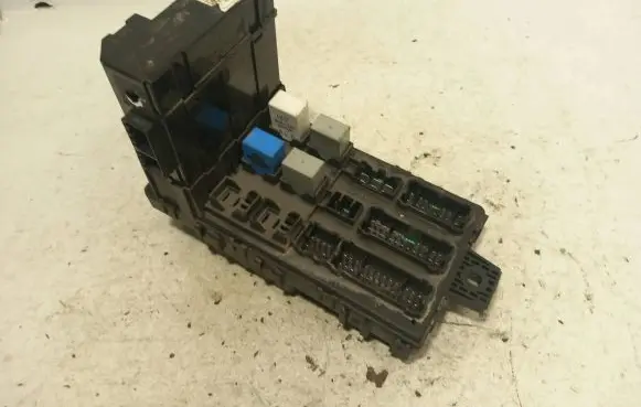 Hyundai Trajet Gearbox control unit/module 954003A060