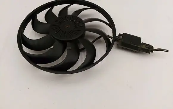 Ford Kuga II Coolant fan relay 940002907