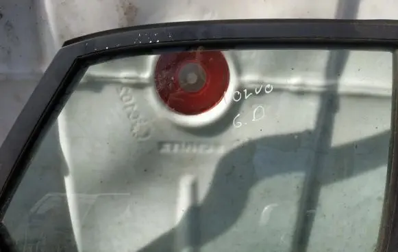 Volvo S40, V40 Rear door window glass