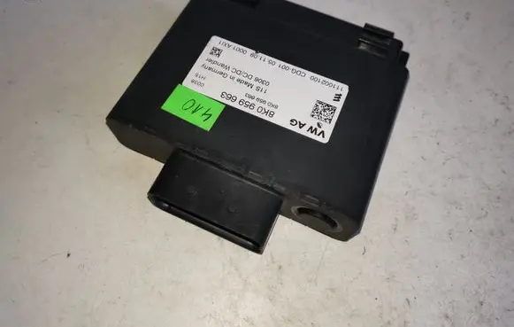 Audi A5 8T 8F Voltage converter/converter module 8K0959663