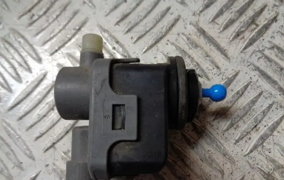 Nissan Qashqai Headlight level adjustment motor 7700420737