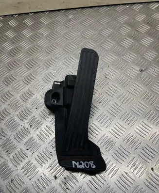 Volkswagen Jetta VI Accelerator throttle pedal 6PV01104005 1K2721503AJ