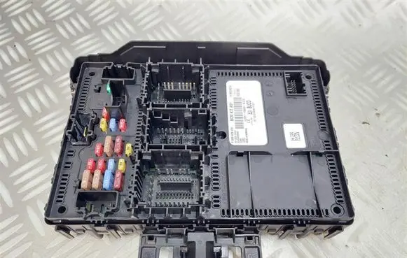 Ford Kuga III Fuse module LU5T-15604-BJCD