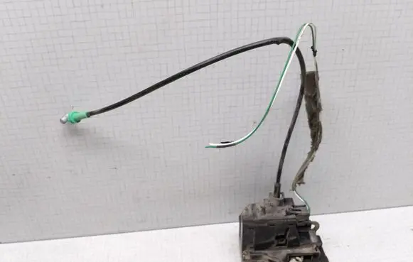 Renault Megane I Front door lock