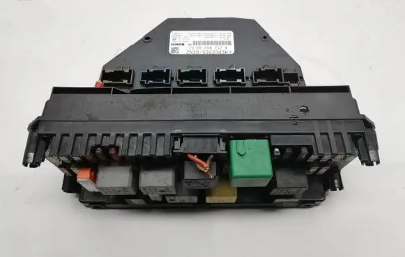 Mercedes-Benz E C207 W207 Fuse module A2129008307