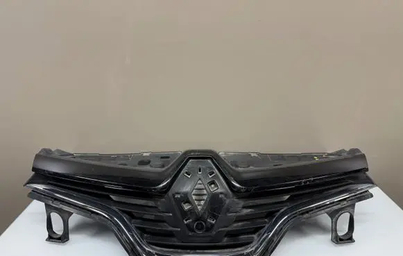 Renault Captur Front bumper upper radiator grill 