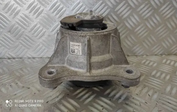 Engine mount bracket