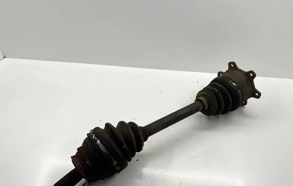 Mitsubishi Pajero Rear driveshaft