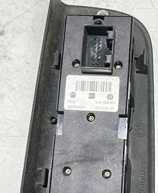 Volkswagen PASSAT B5.5 Electric window control switch 1J4959857