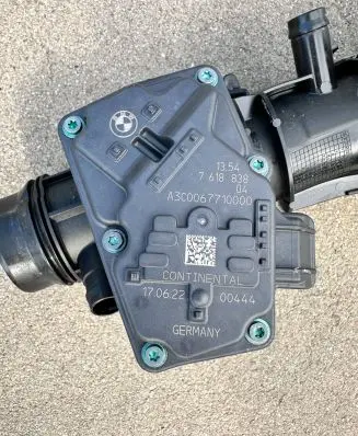 BMW 1 F40 Throttle valve 7618838 8888L94
