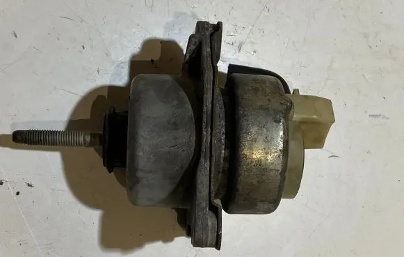 Ford Mustang VI Engine mount bracket FR3C6B032AD