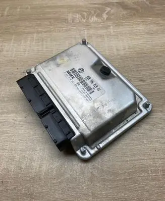 Volkswagen PASSAT B5 Engine control unit/module ECU 038906019AJ 0281010303