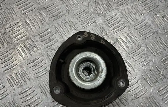 Volkswagen PASSAT B8 Front coil spring rubber mount 5Q0412331C