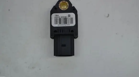 Toyota Avensis T250 Airbag deployment crash/impact sensor 8983305020
