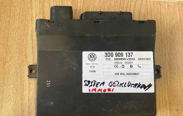 Volkswagen Touareg I Homelink control unit 3D0909137 5WK47022 5WK48827