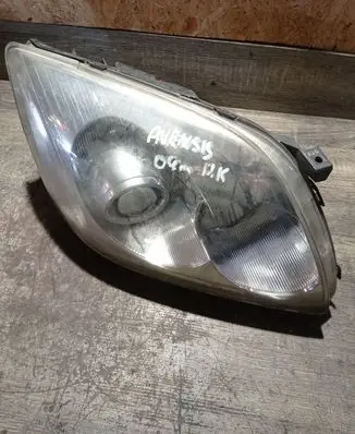 Toyota Avensis T250 Headlight/headlamp