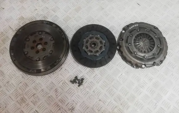 Opel Combo E Clutch set kit 9813701180