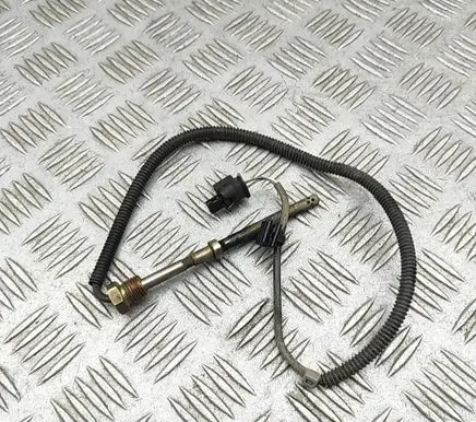 Mercedes-Benz Sprinter W907 W910 Oil temperature sensor A0009058804