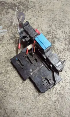 Mercedes-Benz C W204 SAM control unit 2049060205 019206152 2049019702