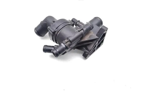 Nissan Qashqai Thermostat/thermostat housing 110614599R