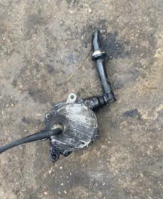 Volvo V70 Vacuum pump