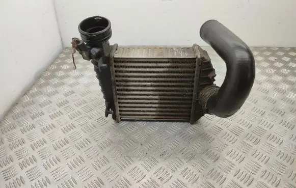 Volkswagen PASSAT B5.5 Intercooler radiator 3B0145805J 0281002399 038906051B