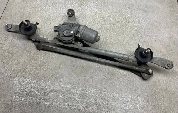 Opel Insignia B Front wiper linkage and motor 13471428