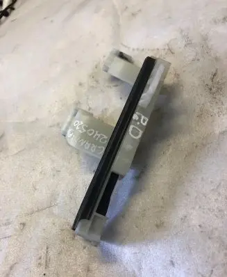 Opel Grandland X Front door windshield rail 9821863880