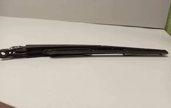 Nissan Qashqai Rear wiper blade arm 