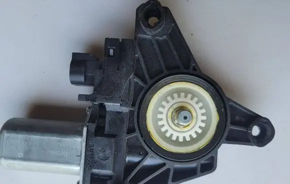 Fiat 500X Rear door window regulator motor C37707100 SN886306 GB558A