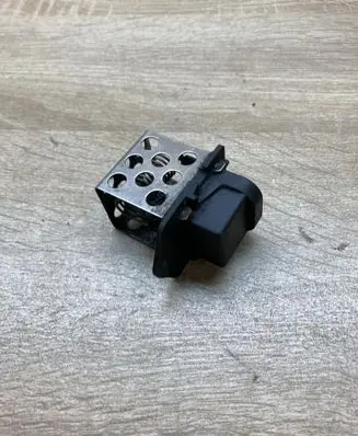Renault Scenic I Coolant fan relay 8200045088