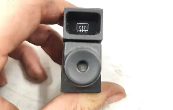 Windscreen/window heater switch