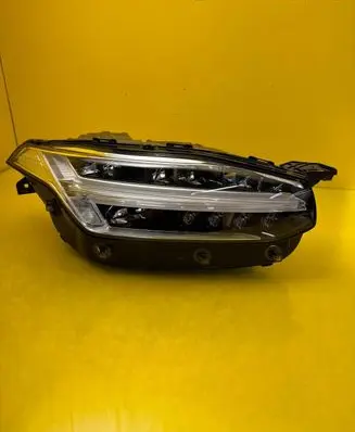 Volvo XC90 Headlight/headlamp 32404716