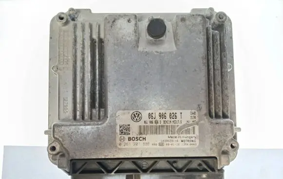 Volkswagen Tiguan Engine control unit/module 06J906026T 06J906026D 0261201886