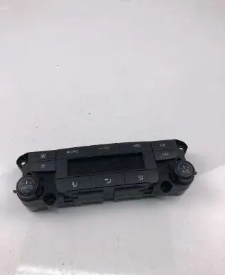 Toyota Avensis T250 Climate control unit BM2T18C612AD