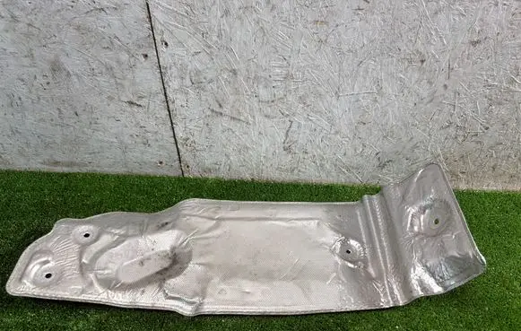 BMW 3 G20 G21 Exhaust heat shield 7394797 14877811