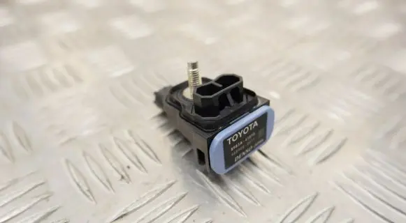 Lexus RX 450H Airbag deployment crash/impact sensor 8983A47010
