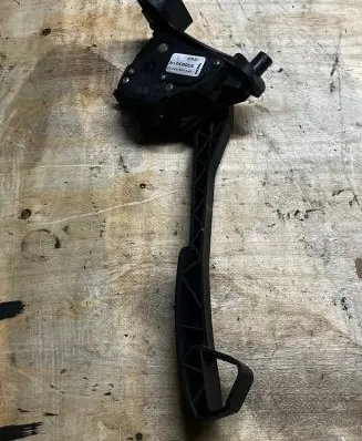 Volvo S60 Accelerator throttle pedal 30683514 6PV00853713