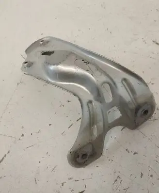 Volkswagen Jetta V Fender mounting bracket 1K5821138