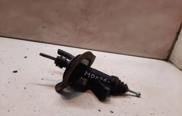 Ford Mondeo Mk III Clutch master cylinder 1S717A543AC