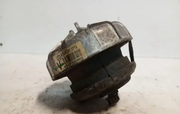 Mercedes-Benz Vito Viano W639 Engine mount vacuum valve A6392410713