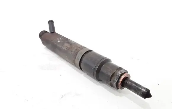Skoda Fabia Mk1 (6Y) Fuel injector 028130203F 032193600