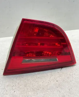 Tailgate rear/tail lights