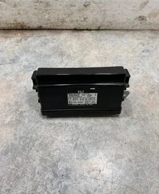 Subaru Forester SH Comfort/convenience module 88281SC230 97RI010625 X1T22573M