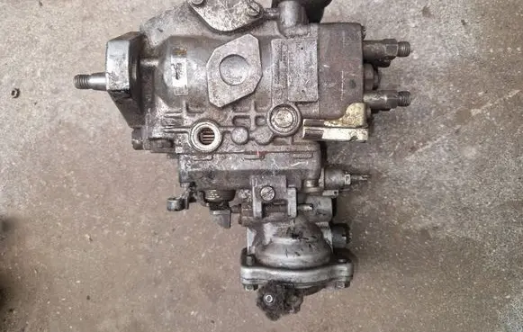 Mitsubishi Pajero Fuel injection high pressure pump